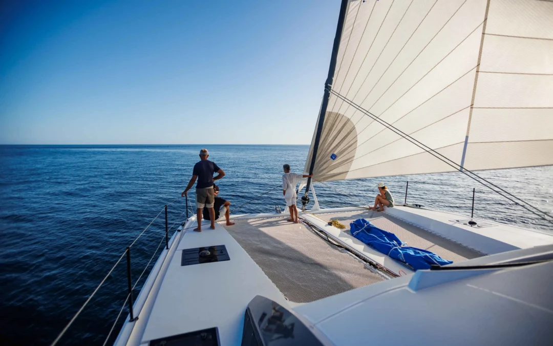 Tour de l’Atlantique à la voile : pourquoi, quand et comment accueillir un équipage ?